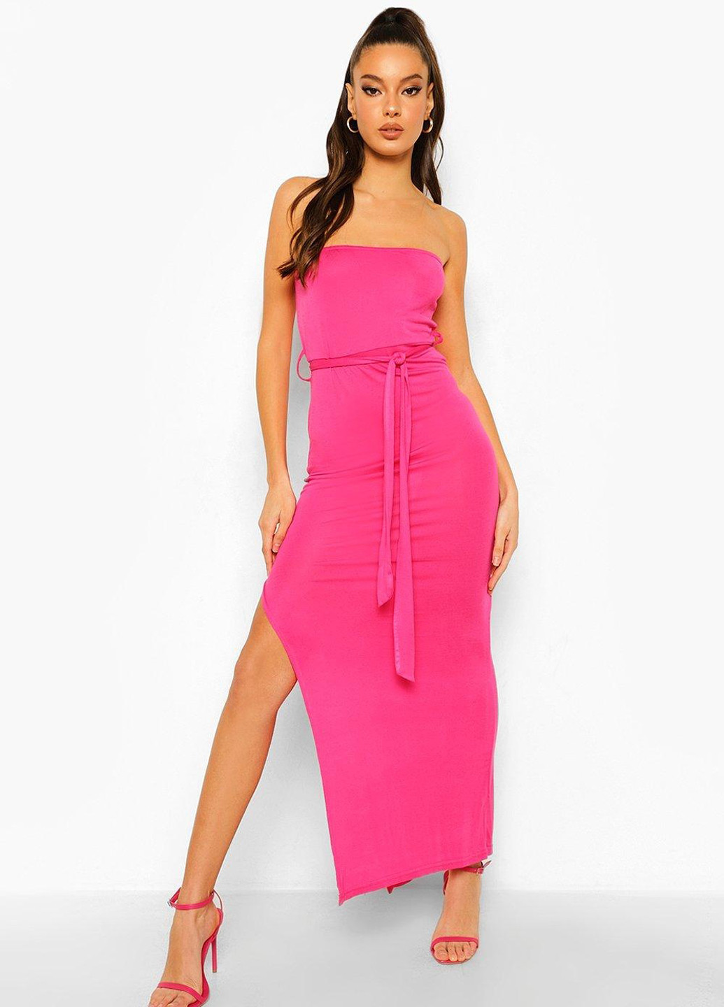 Кислотно-розовое кэжуал платье с открытыми плечами Boohoo однотонное