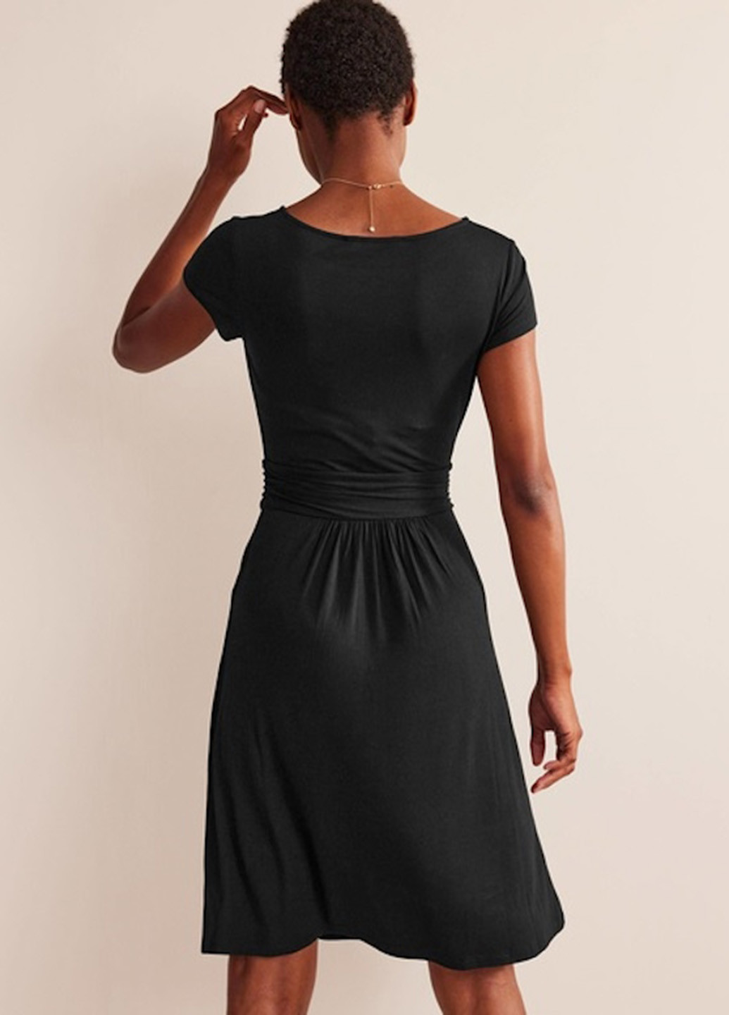 Чорна кежуал сукня Boden однотонна