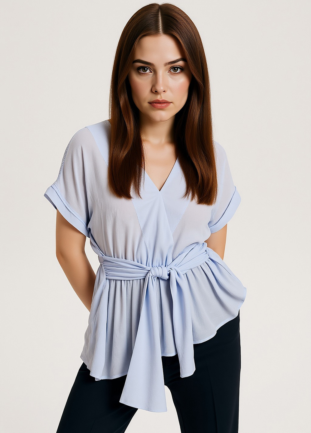 Блакитна блуза на запах Reserved