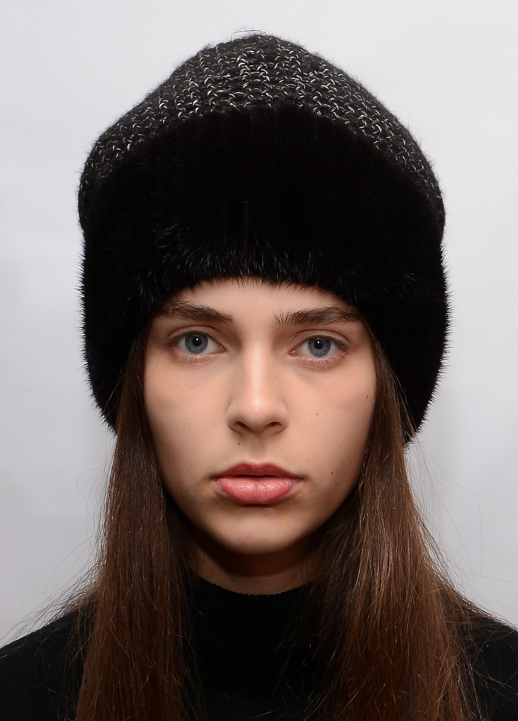 Жіноча зимова норкова в'язана шапка з бубоном Меховой Стиль соты (199007414)