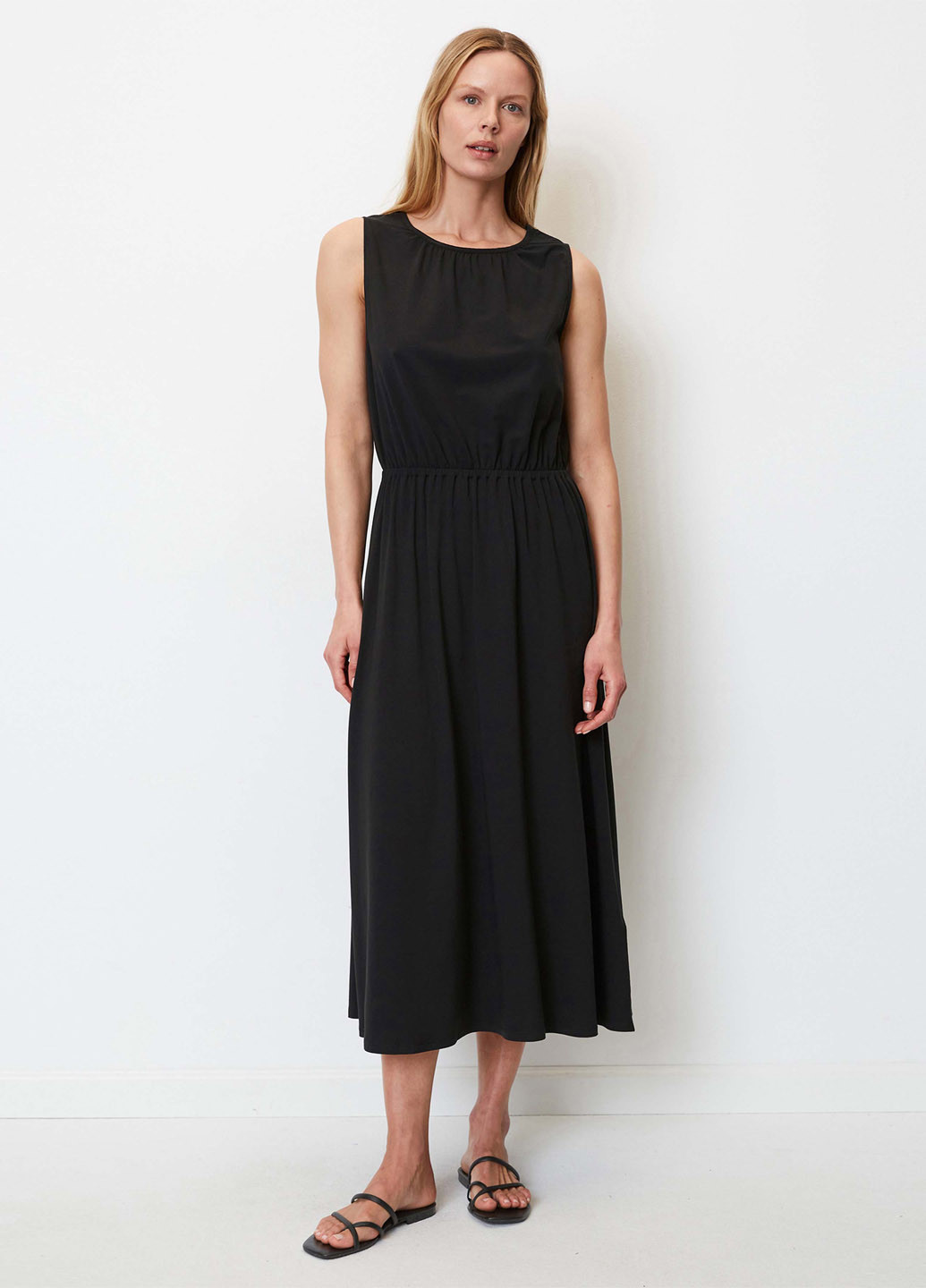 Черное кэжуал платье Marc O'Polo однотонное