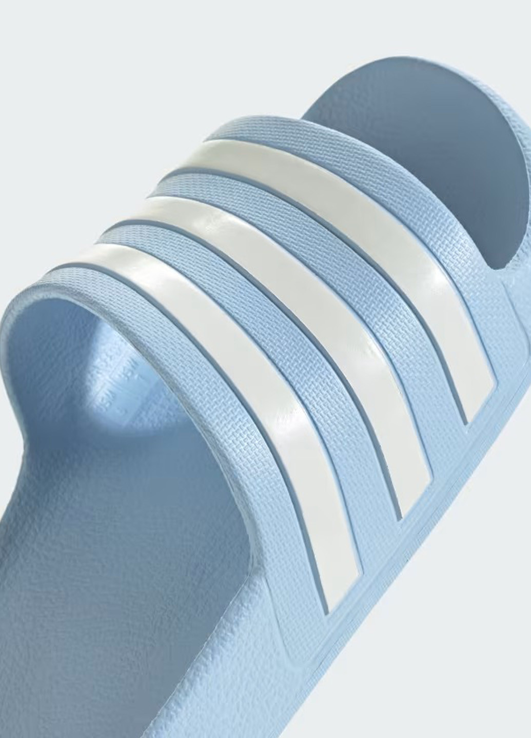 Голубые шлепанцы adidas