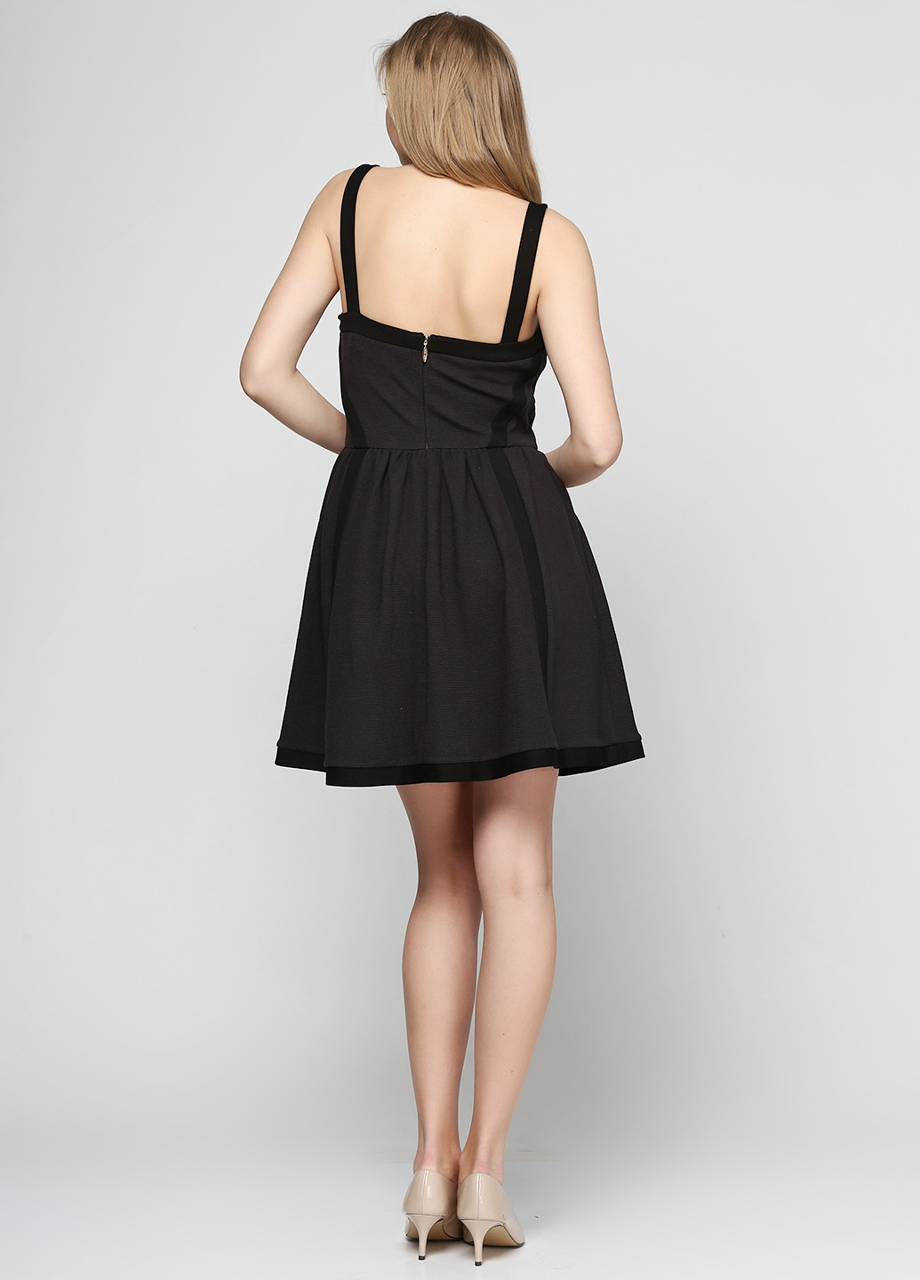 Черное коктейльное платье клеш Juicy Couture однотонное