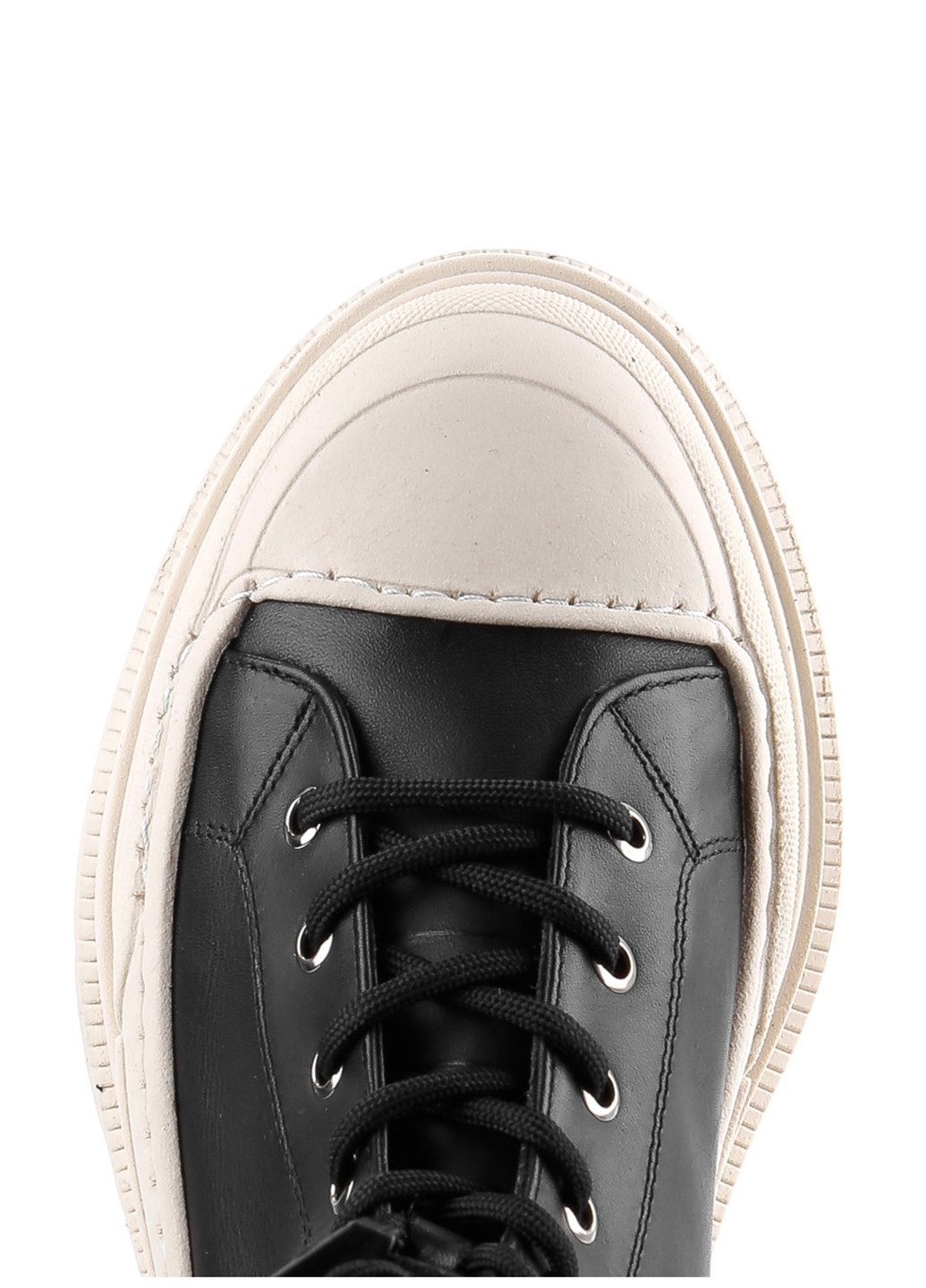 Черно-белые ботинки Ilvi