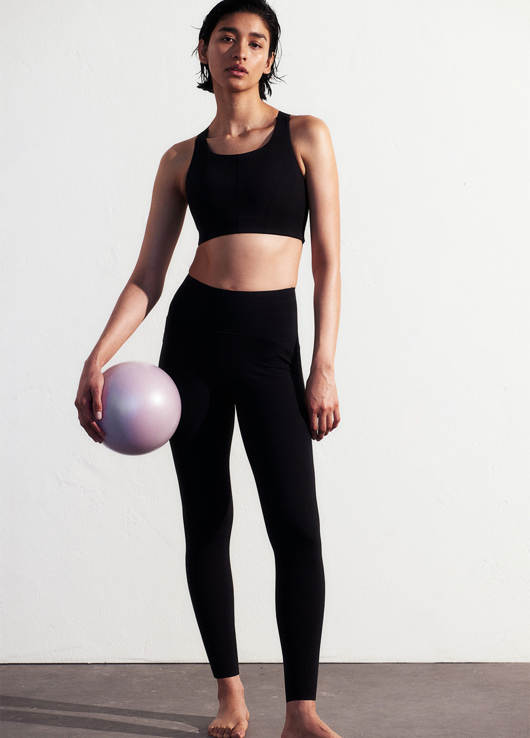 Черные демисезонные леггинсы H&M