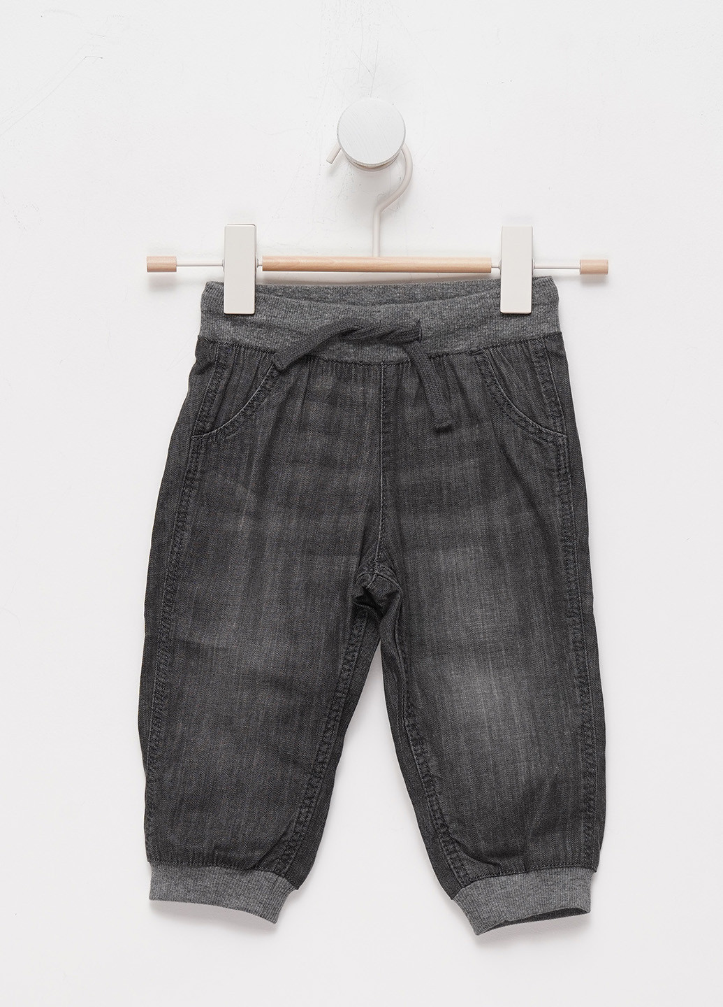 Серые демисезонные джоггеры джинсы H&M