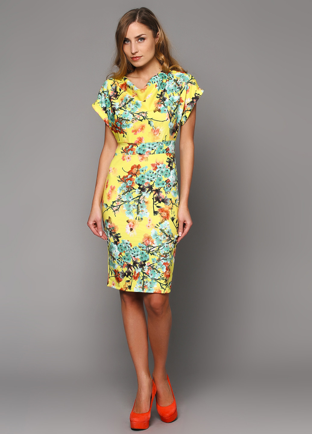 Желтое кэжуал платье Anastasimo с цветочным принтом