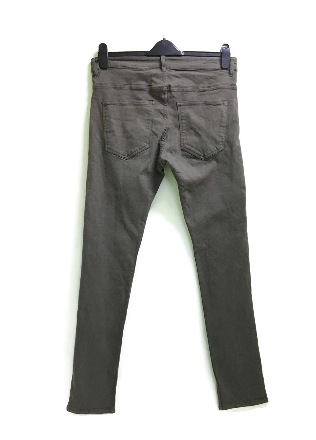 Темно-серые демисезонные зауженные джинсы H&M
