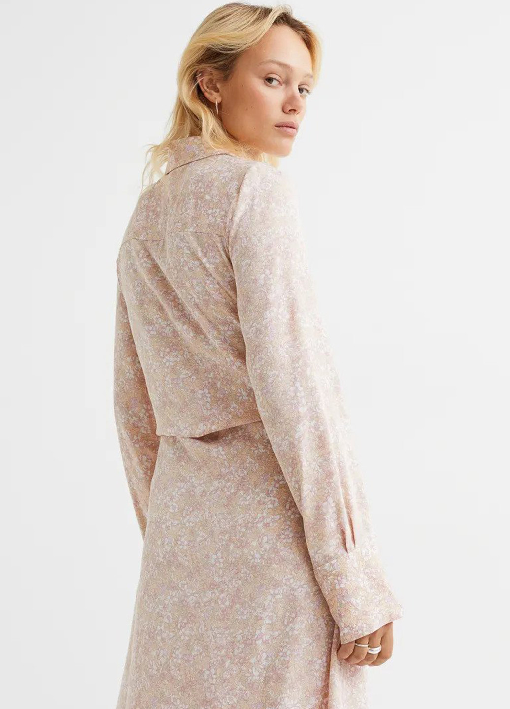 Пудрова кежуал сукня на запах H&M з квітковим принтом
