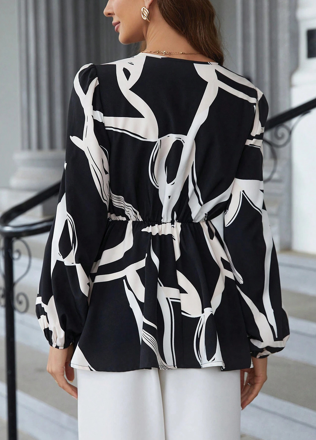 Чёрно-белую блуза SHEIN