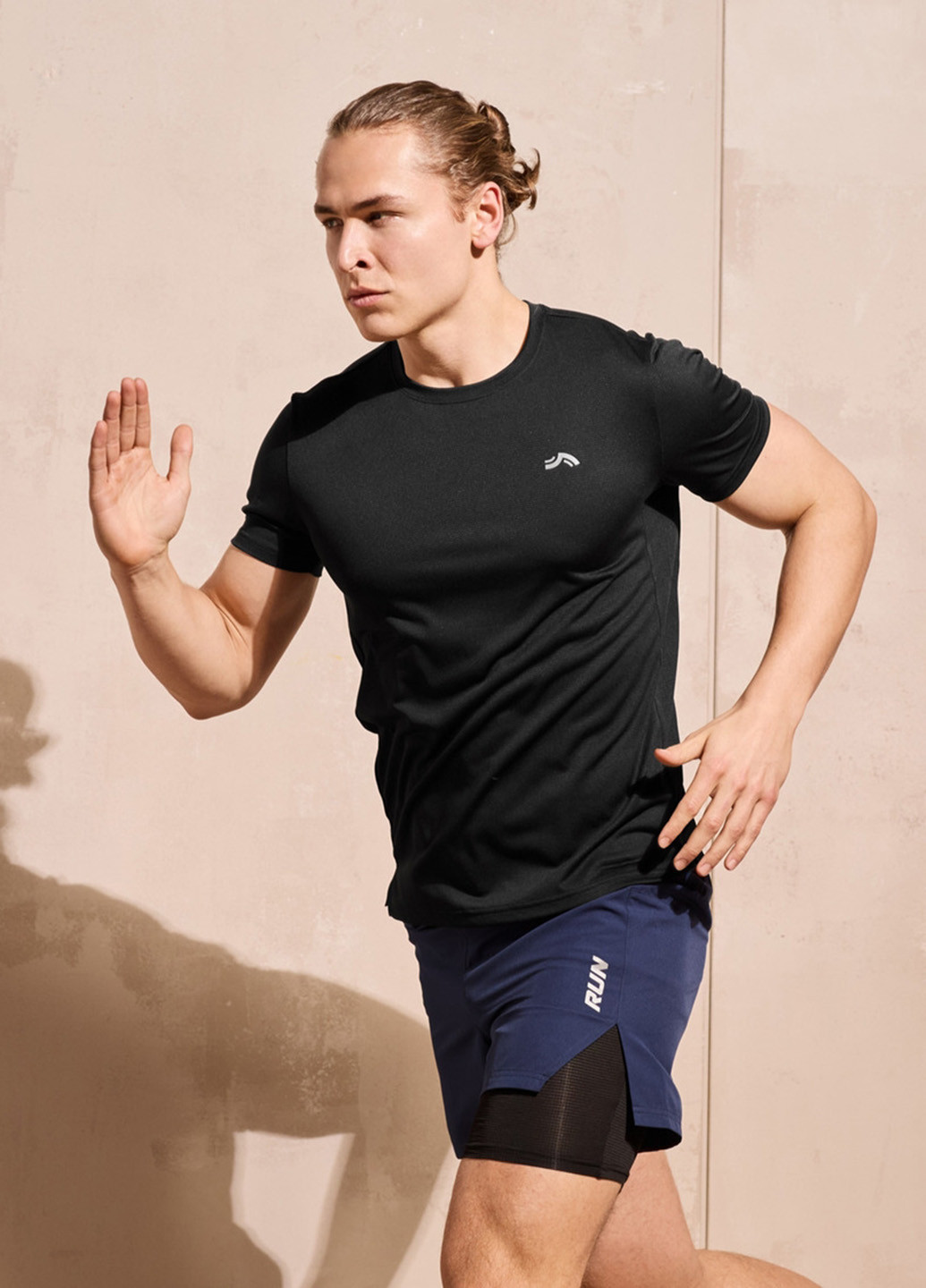 Чорна футболка Crivit