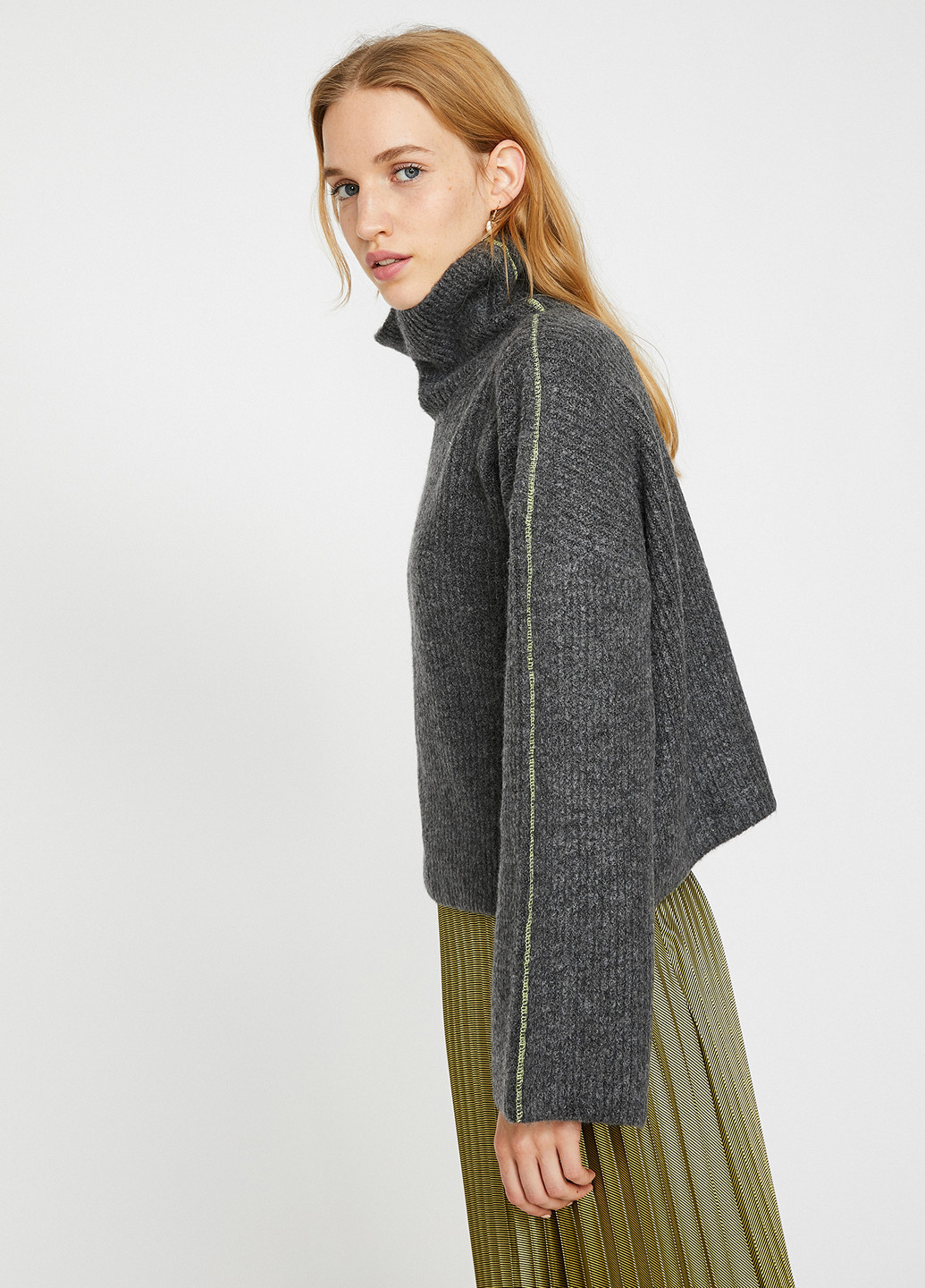 Серый зимний свитер KOTON