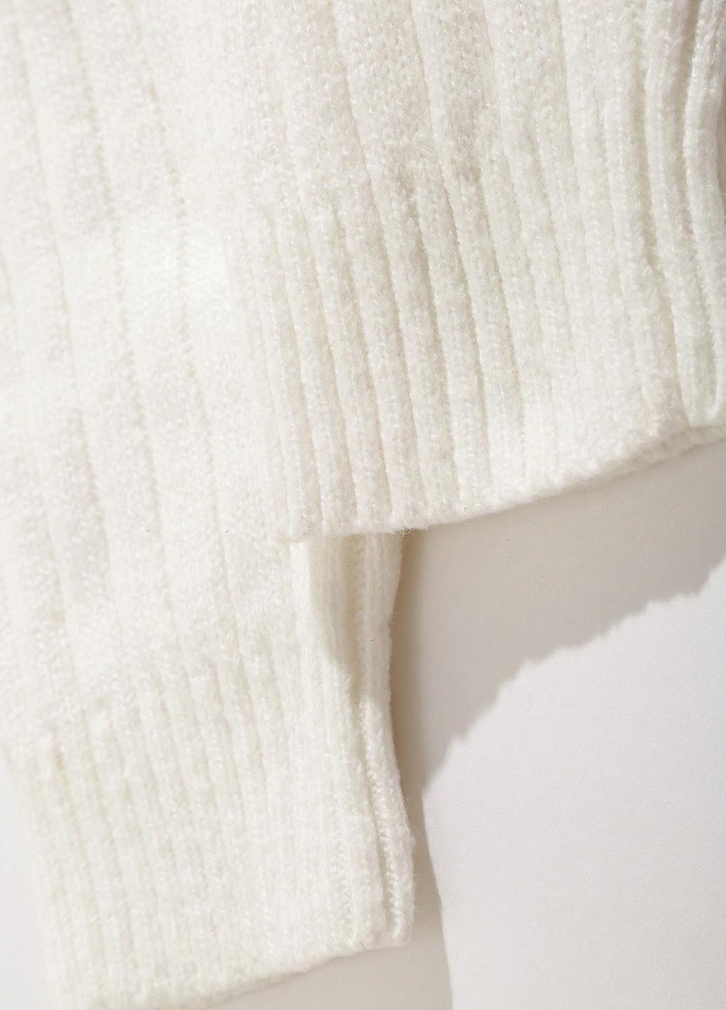 Білий демісезонний светр SHEIN