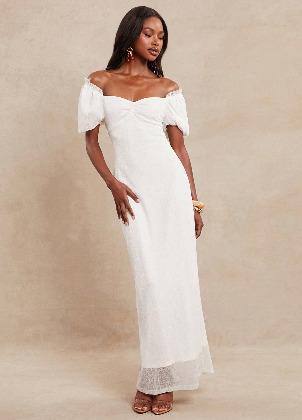 Белое праздничный, вечернее платье с открытыми плечами, футляр, с открытой спиной SHEIN однотонное