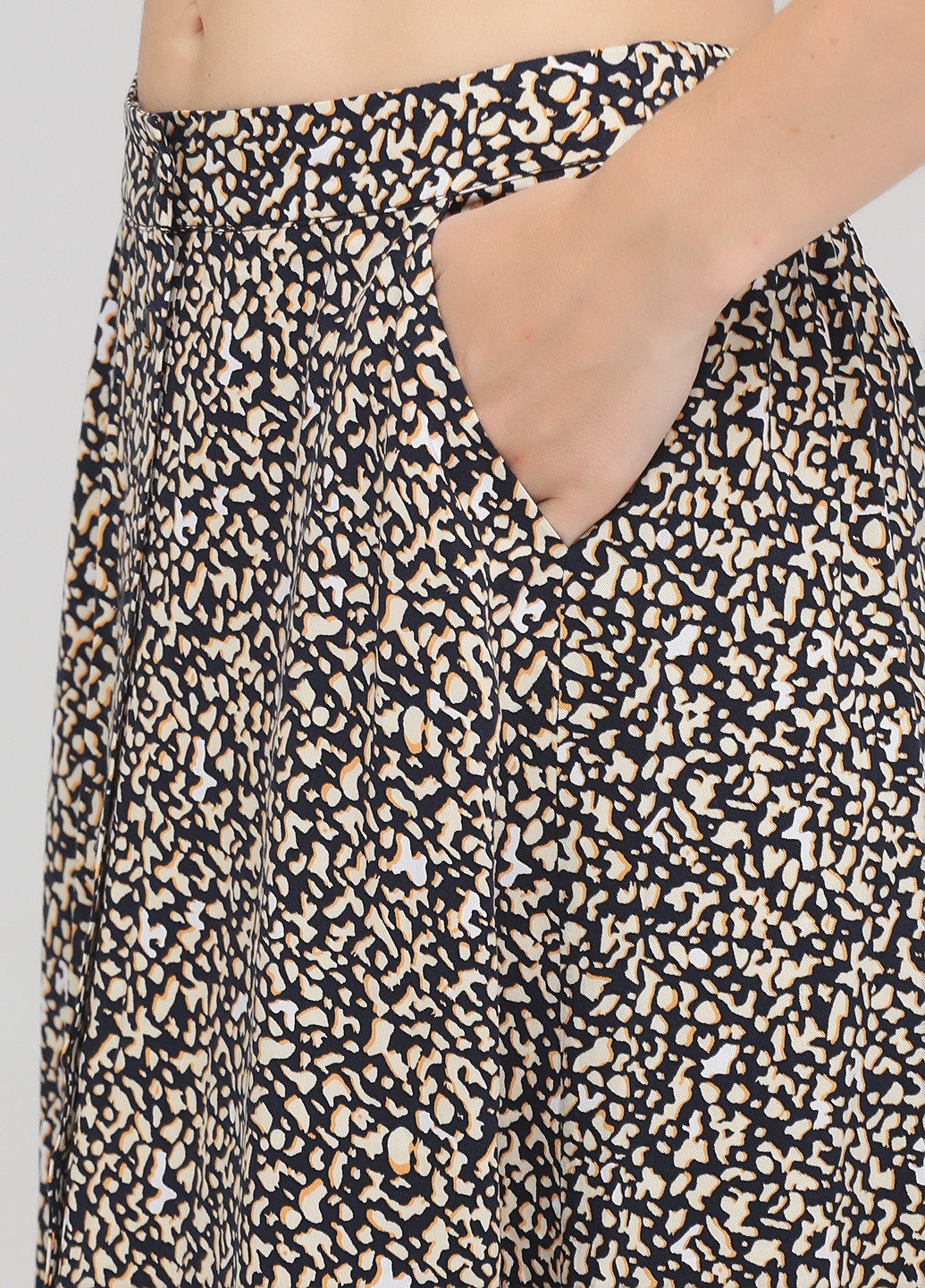 Черная кэжуал с абстрактным узором юбка Minimum а-силуэта (трапеция)