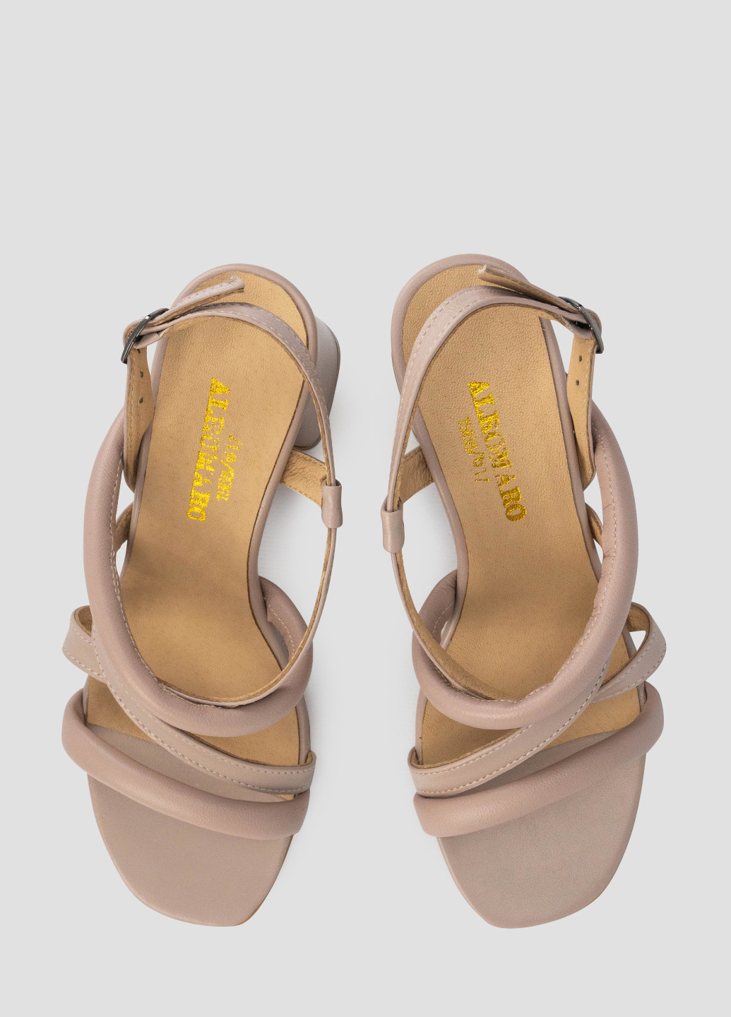 Пудровые босоножки Alromaro с ремешком