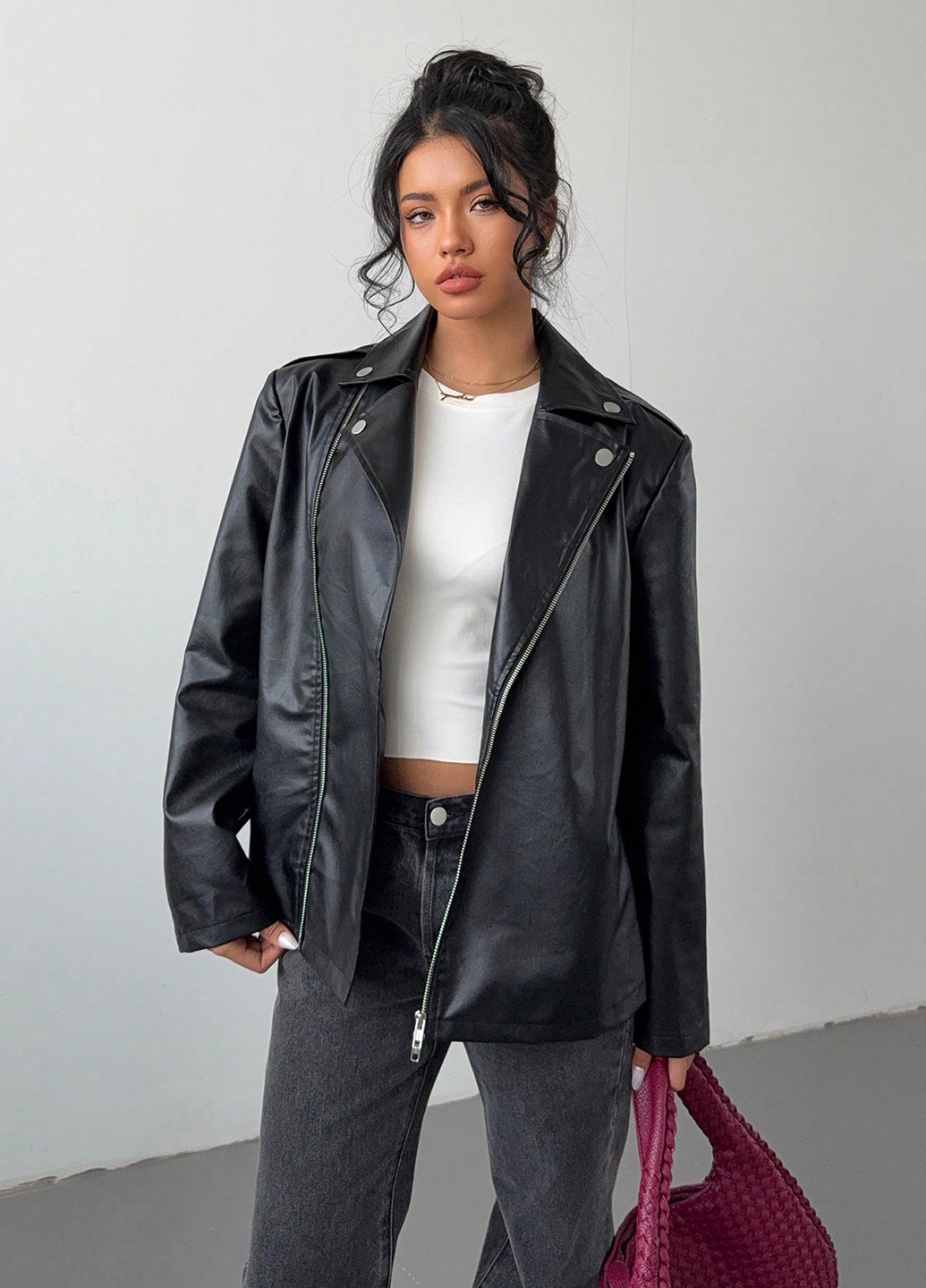 Черная демисезонная куртка косуха SHEIN