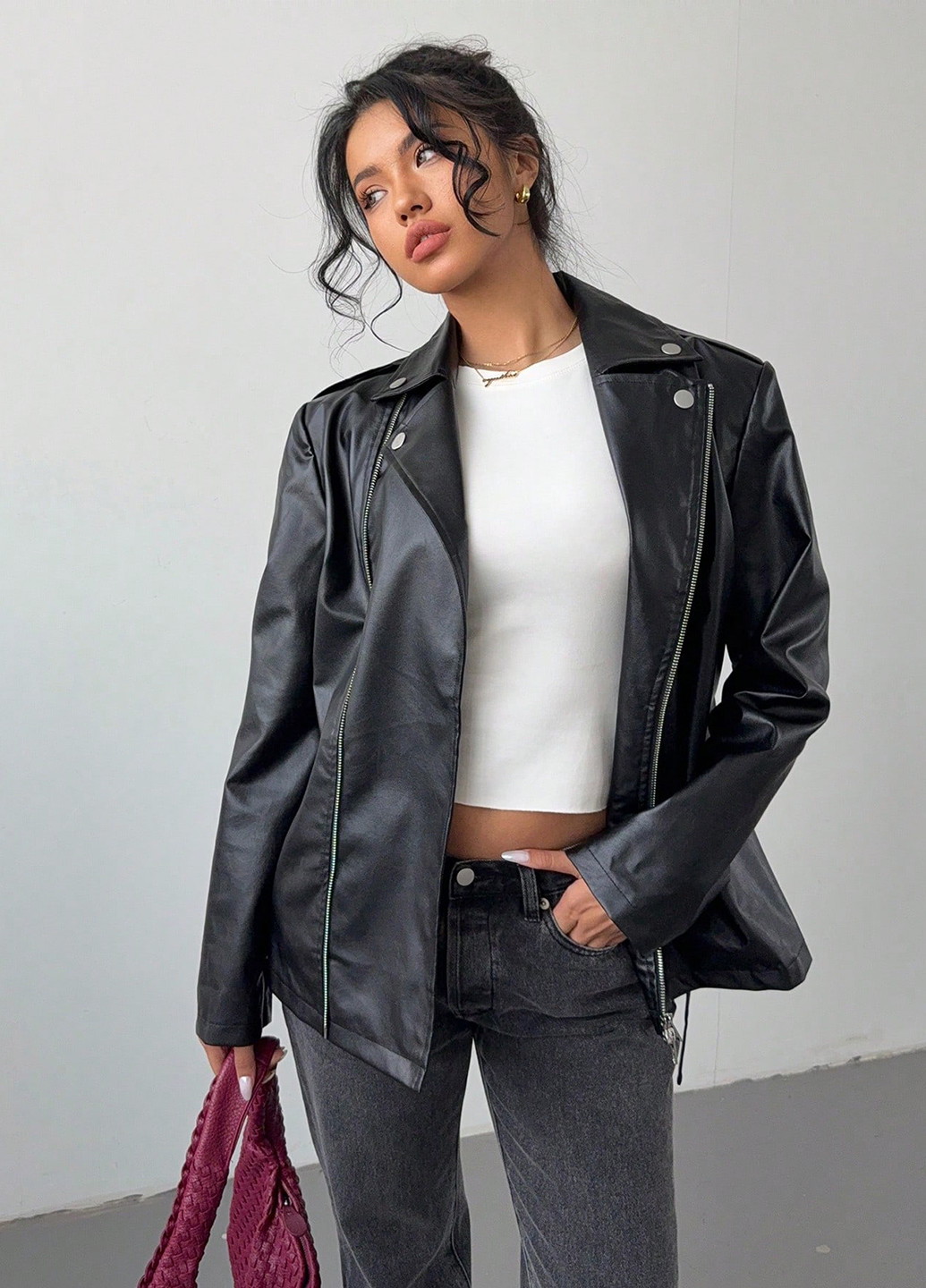 Черная демисезонная куртка косуха SHEIN