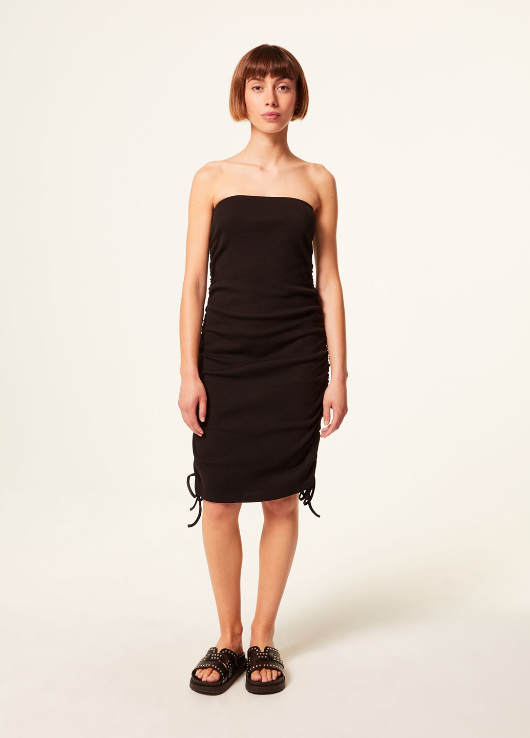 Чорна кежуал сукня з відкритими плечима Jennyfer однотонна