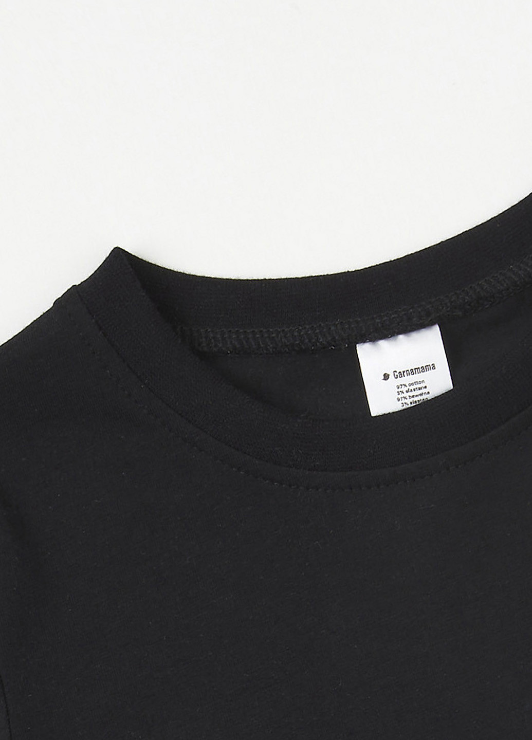 Черная летняя футболка Garnamama