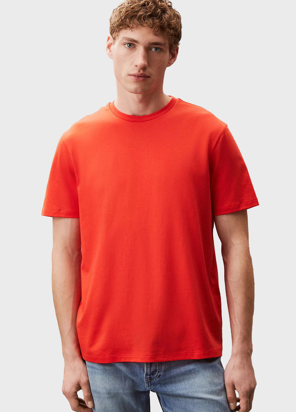 Яскраво-червона футболка Calvin Klein