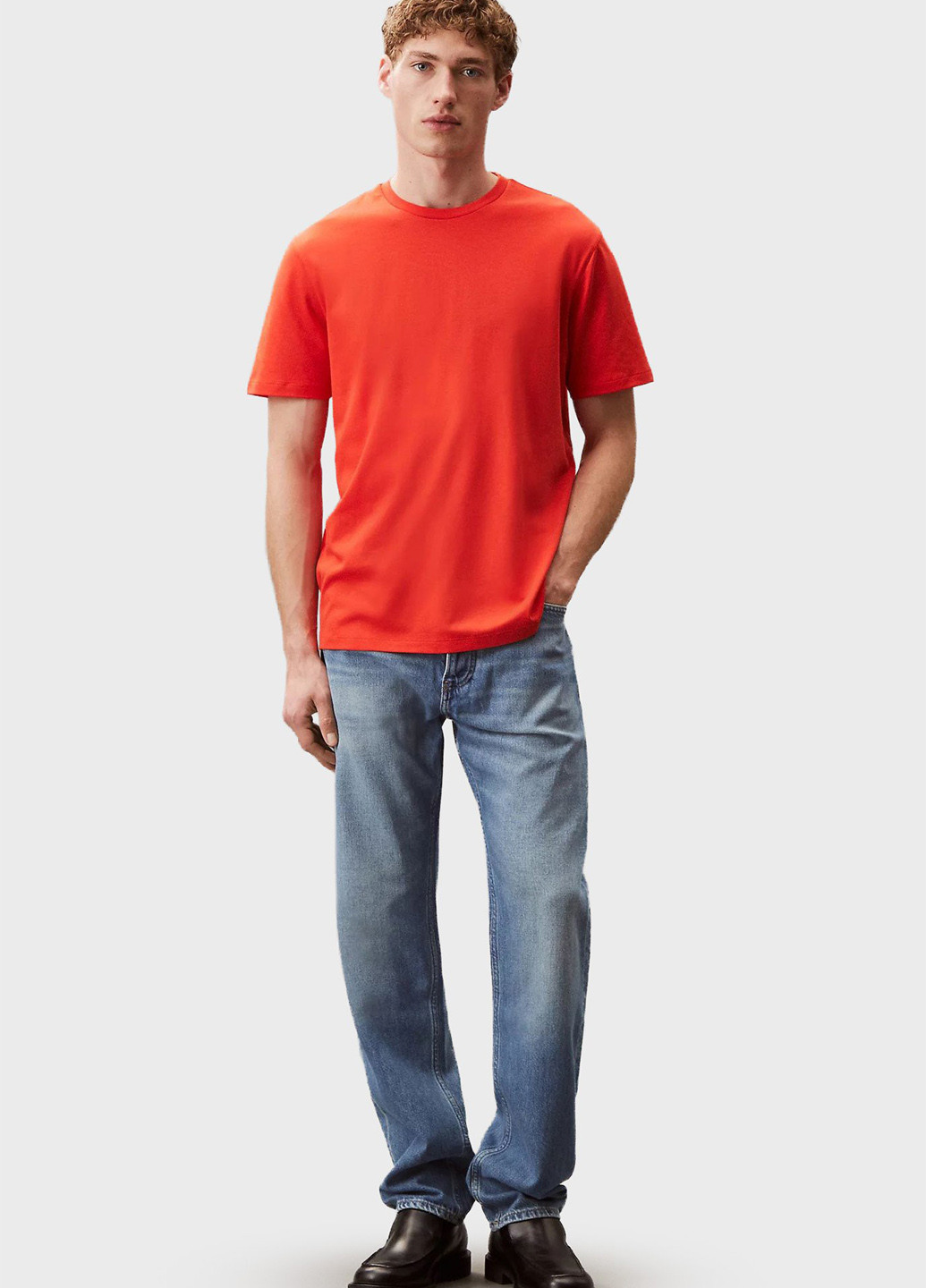 Яскраво-червона футболка Calvin Klein