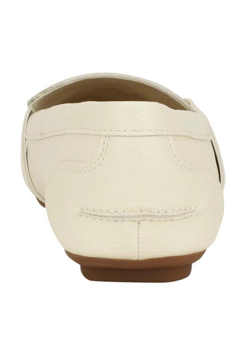 Calvin Klein Туфлі лофери молочний з штучна шкіра, сша — демісезон (295457388)