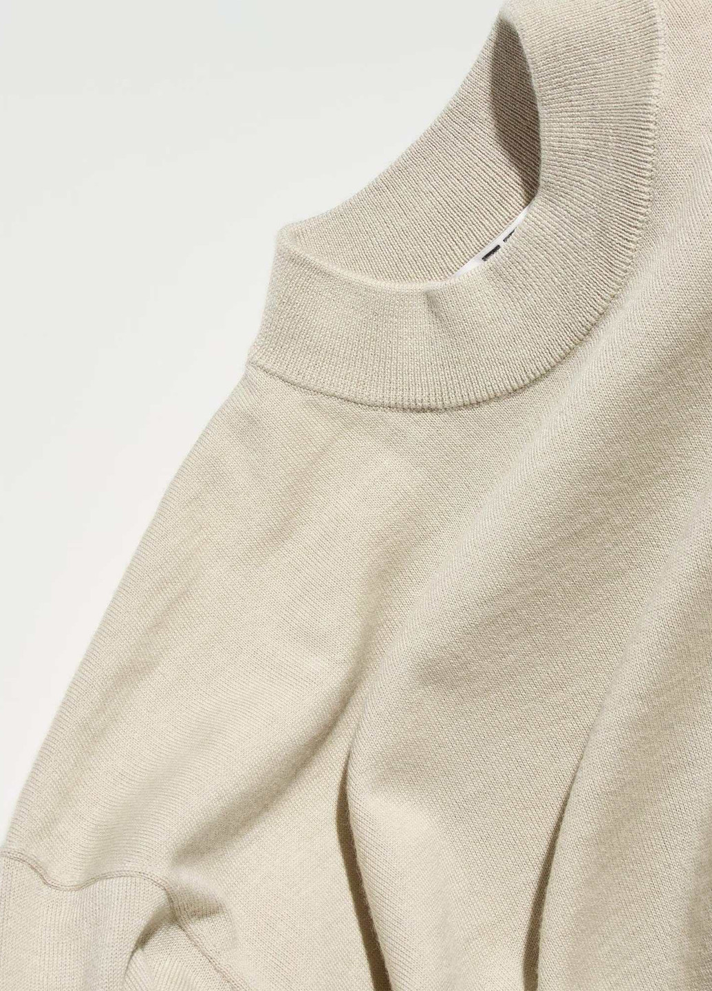 Бежевый демисезонный свитер Uniqlo