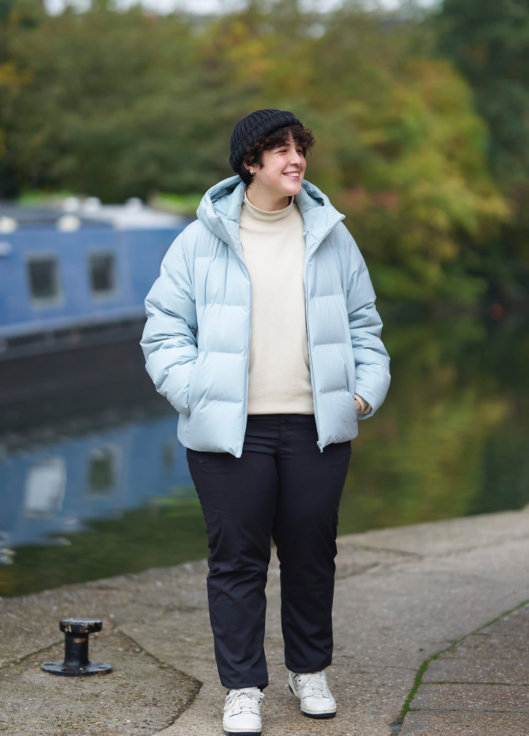 Бежевый демисезонный свитер Uniqlo