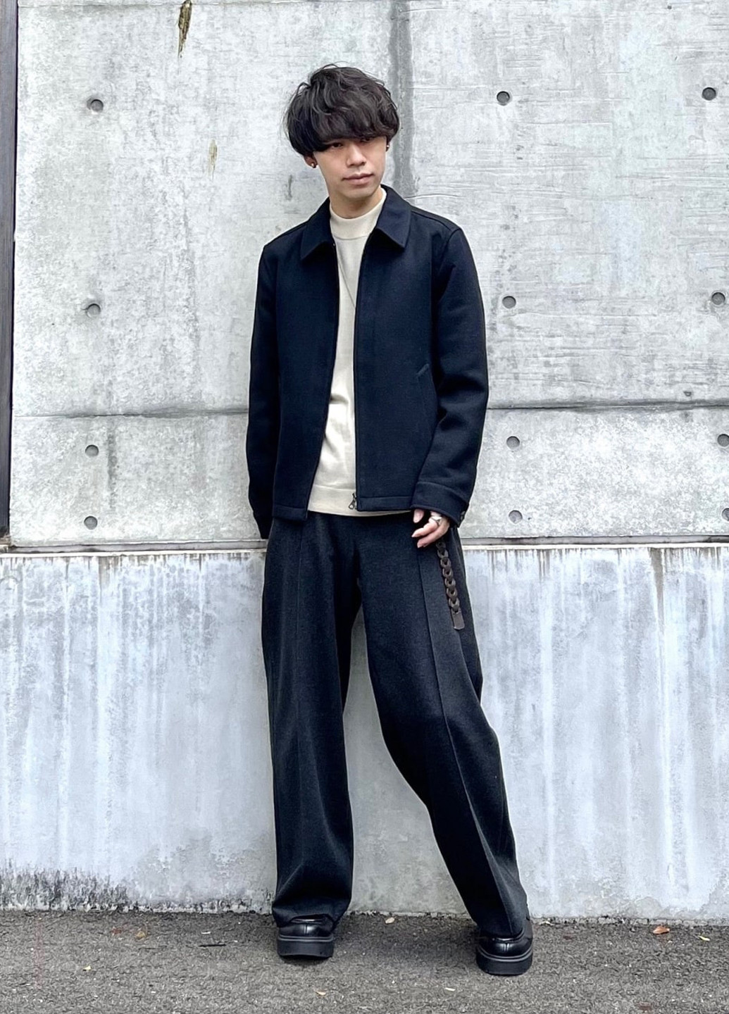 Бежевый демисезонный свитер Uniqlo