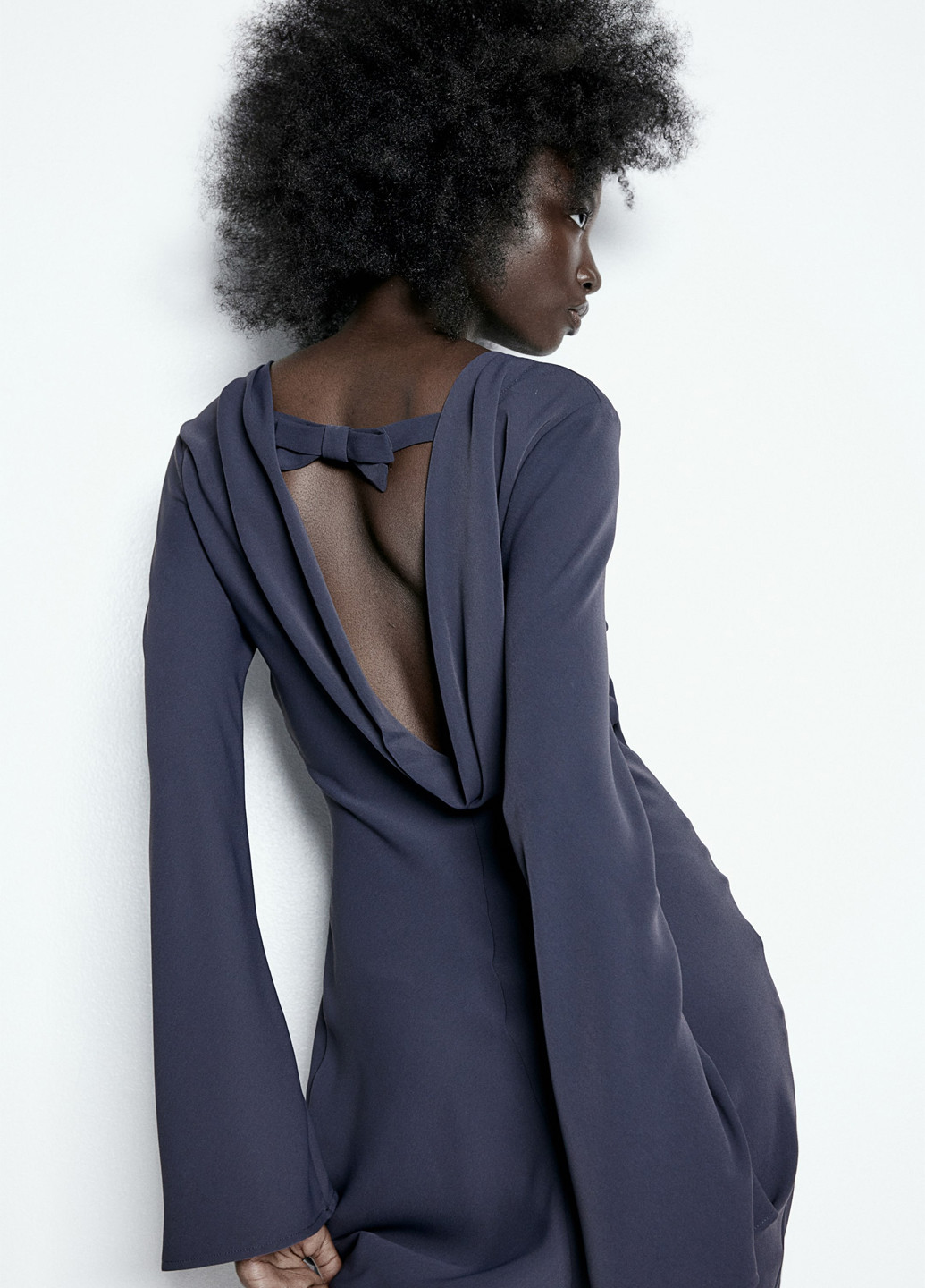 Сіро-синя кежуал сукня з відкритою спиною H&M однотонна