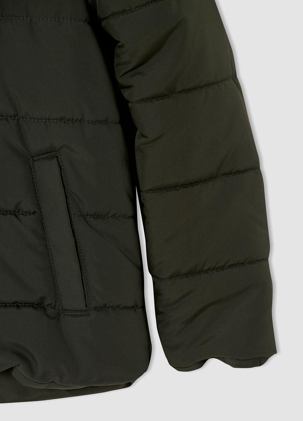 Оливковая (хаки) демисезонная куртка DeFacto