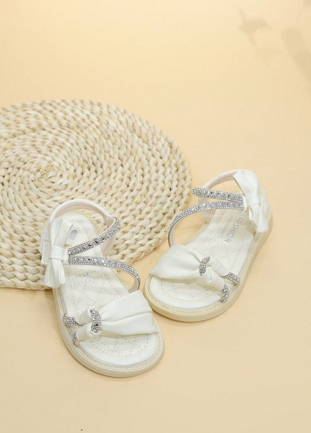 Айвори праздничные, кэжуал сандалии SHEIN на липучке