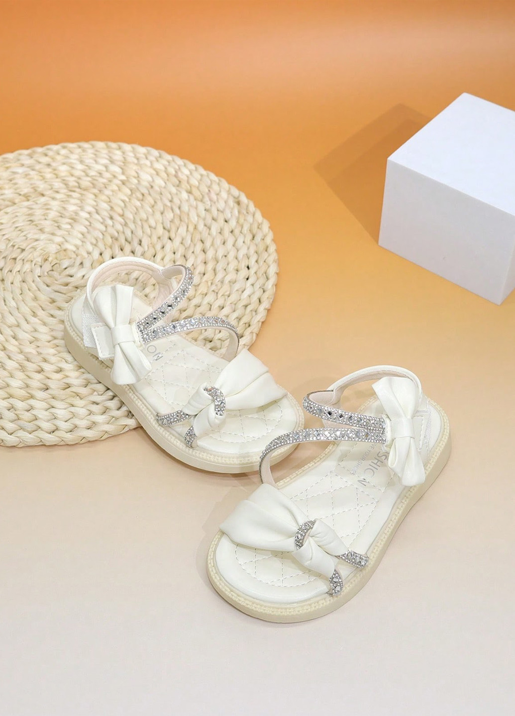 Айвори праздничные, кэжуал сандалии SHEIN на липучке