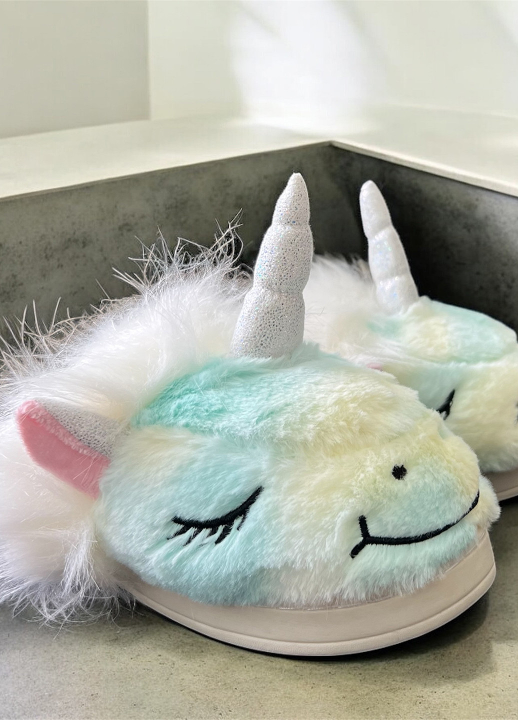 Голубые тапочки Lion с ушками, с вышивкой, с аппликацией