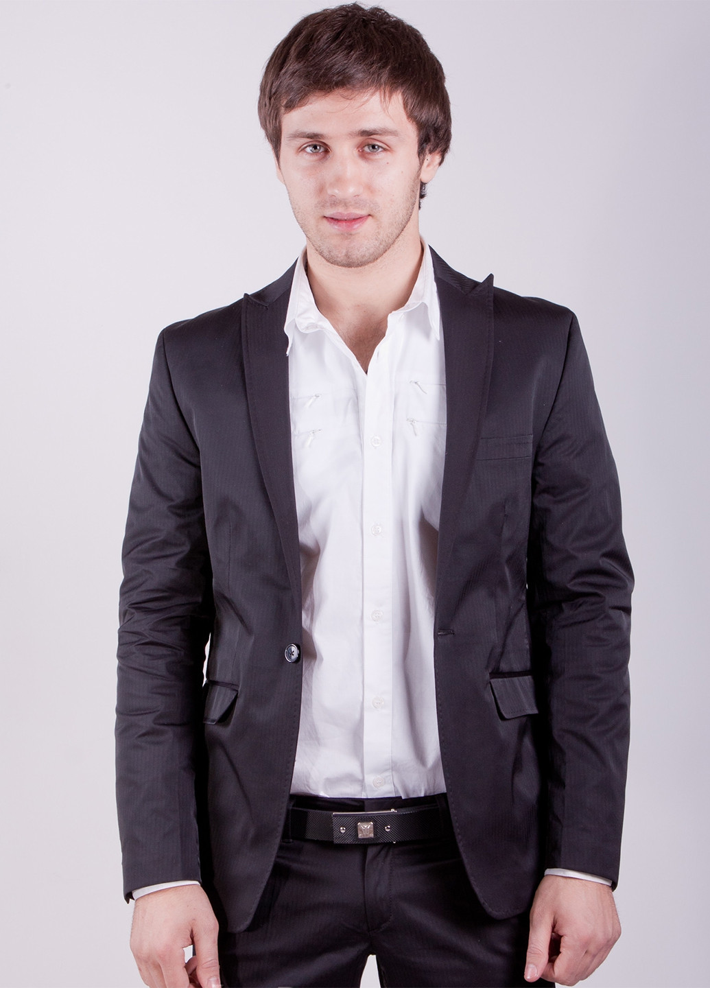 Черный костюм Moscanueva