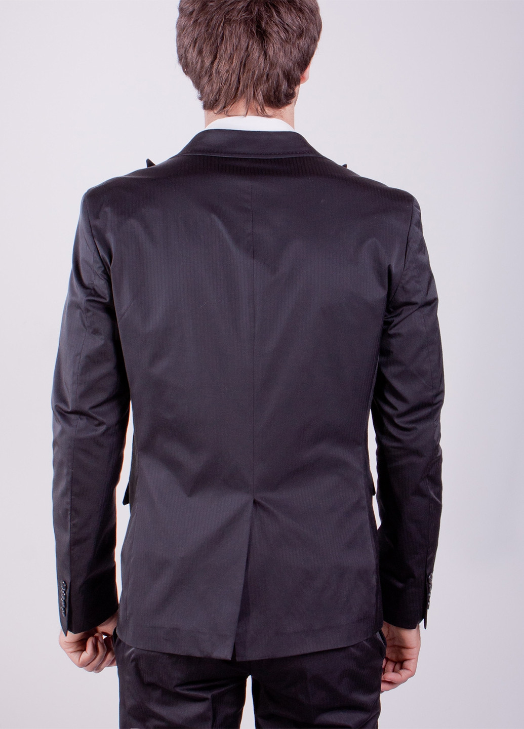 Черный костюм Moscanueva