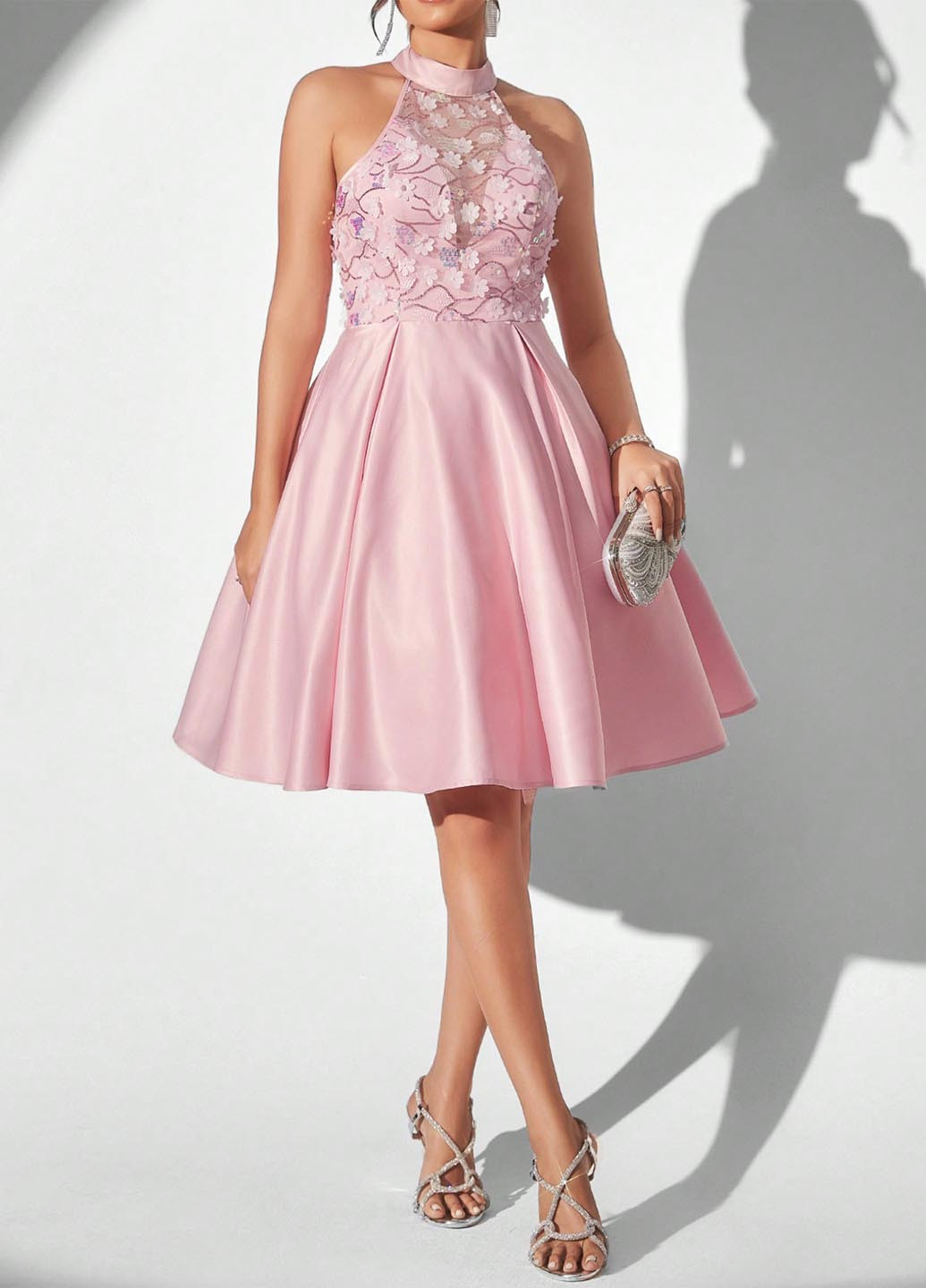 Светло-розовое вечернее платье бэби долл SHEIN однотонное