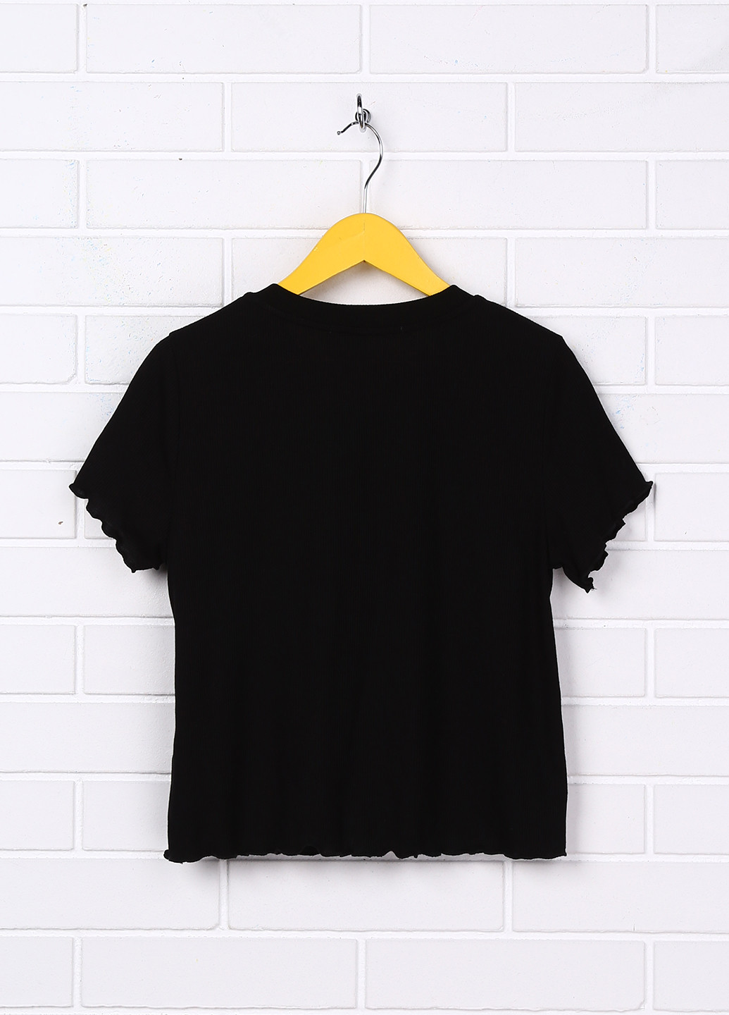 Черная летняя футболка с коротким рукавом Francesca's