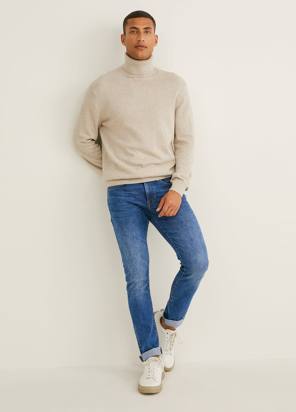 Синие демисезонные зауженные джинсы C&A