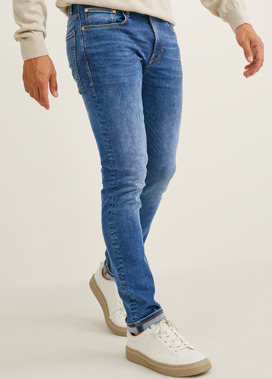 Синие демисезонные зауженные джинсы C&A