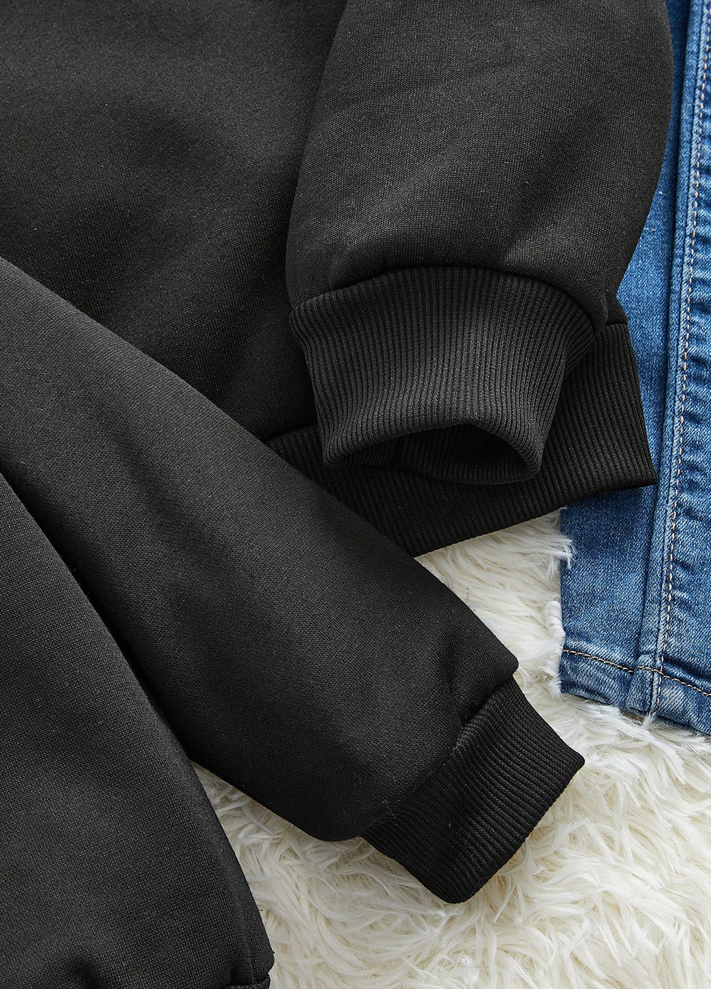 Черный свитшот SHEIN новогодний без декора (313588304)