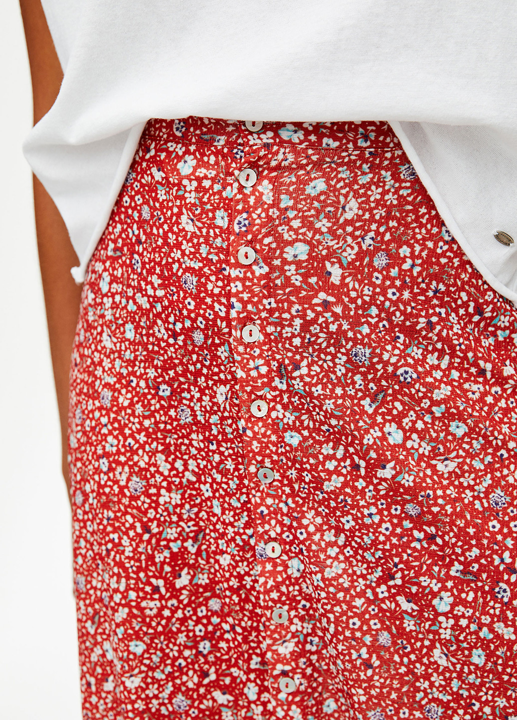 Красная кэжуал цветочной расцветки юбка Pull & Bear а-силуэта (трапеция)