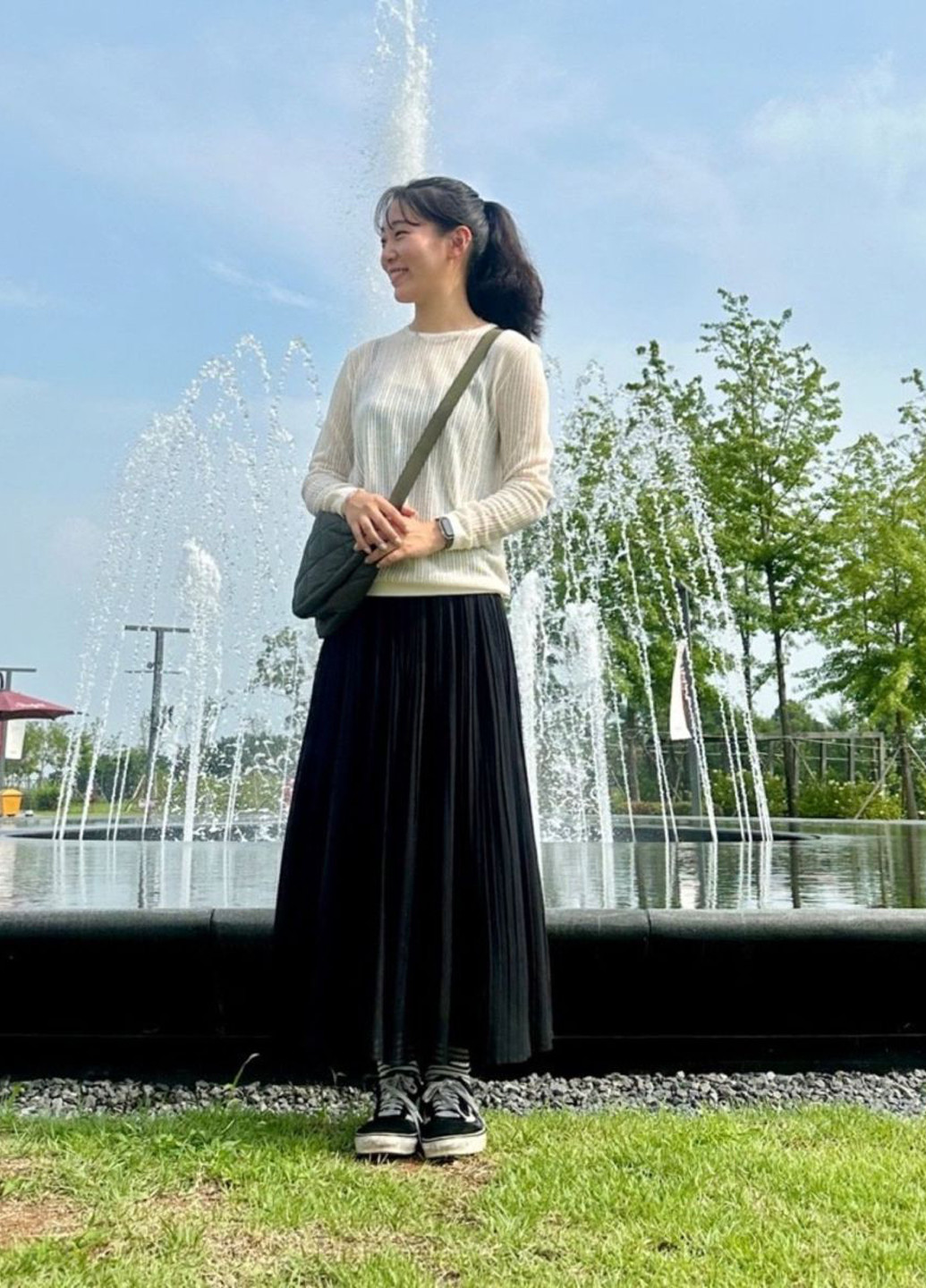 Молочный демисезонный свитер джемпер Uniqlo