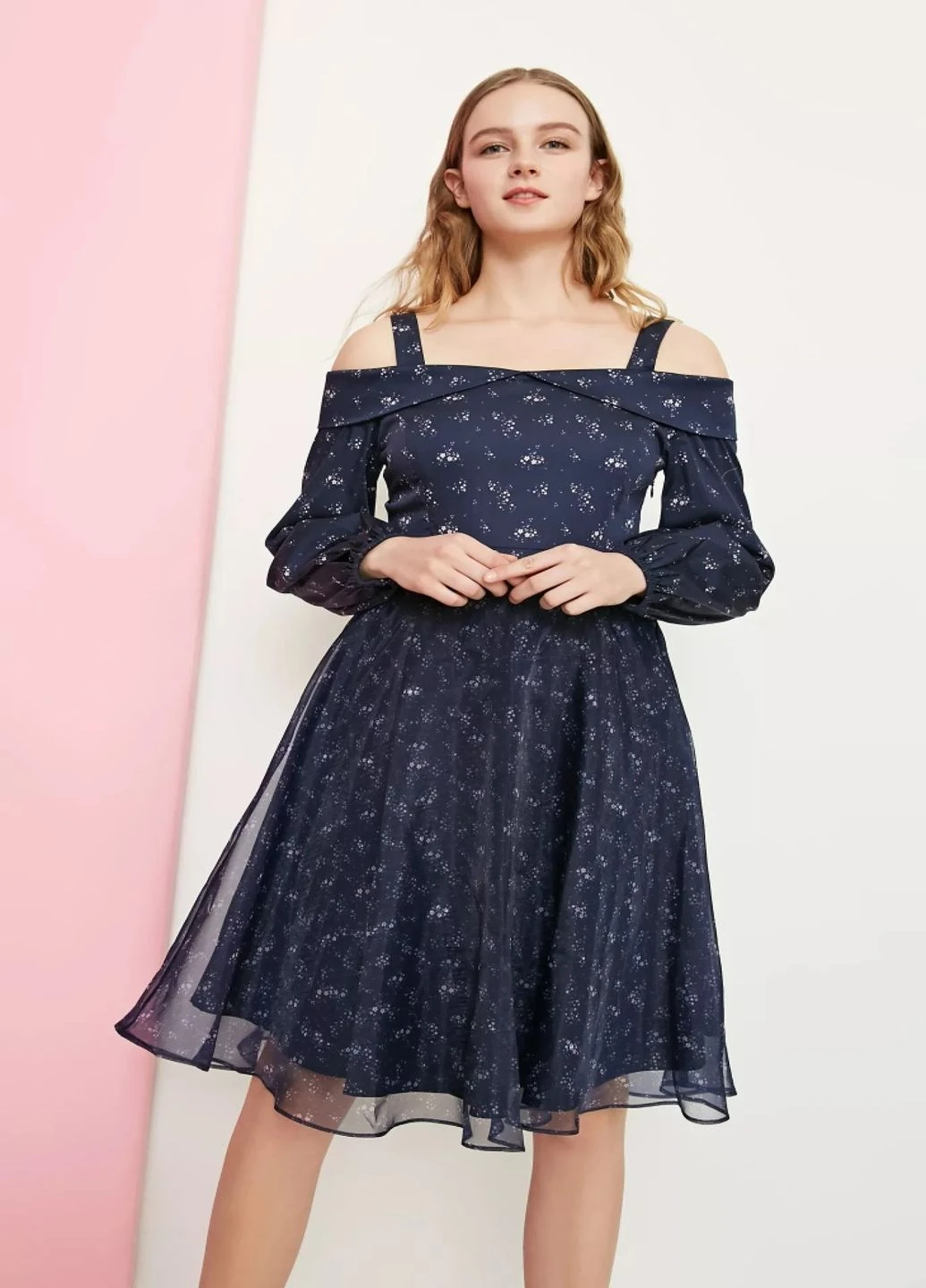 Синя кежуал сукня Vero Moda з квітковим принтом