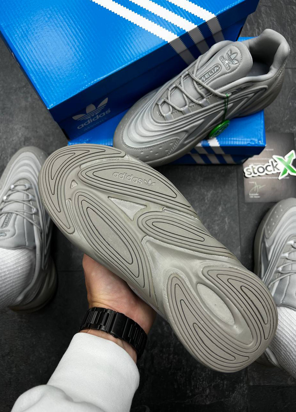 Сірі всесезон кросівки adidas