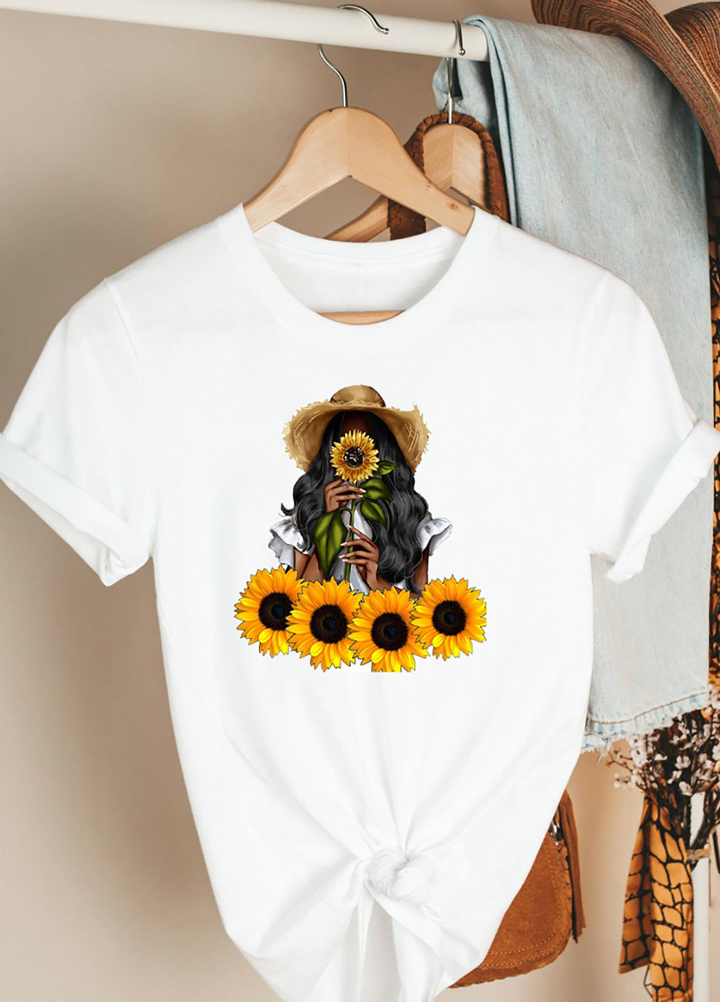 Белая демисезон футболка женская белая girl in sunflowers Katarina Ivanenko