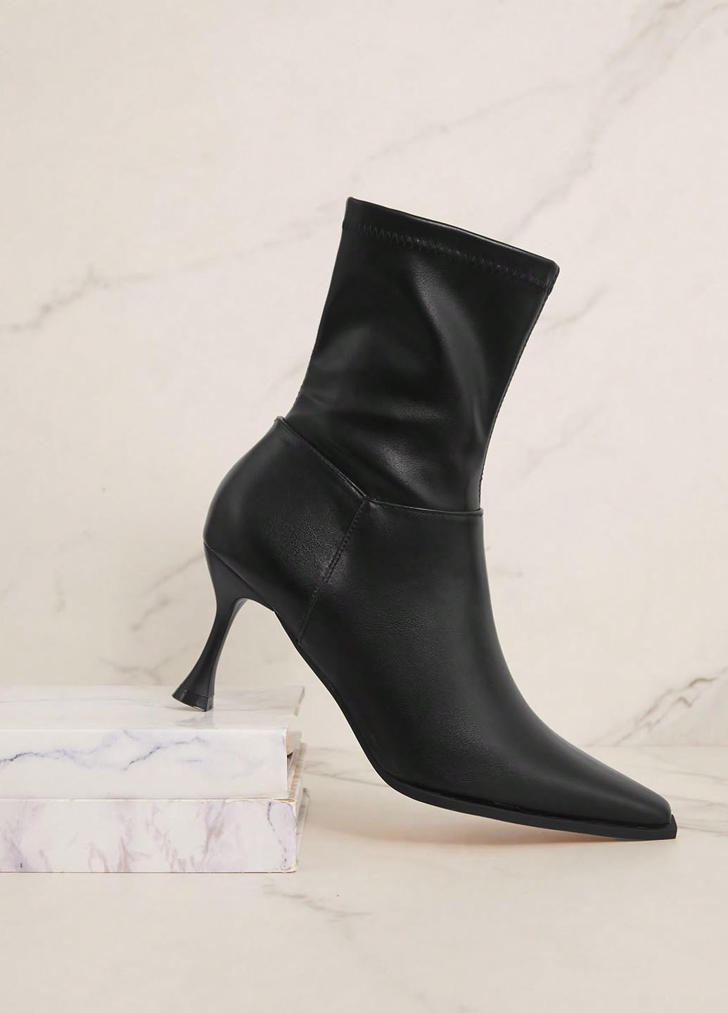 Чорні демісезонна ботильйони SHEIN