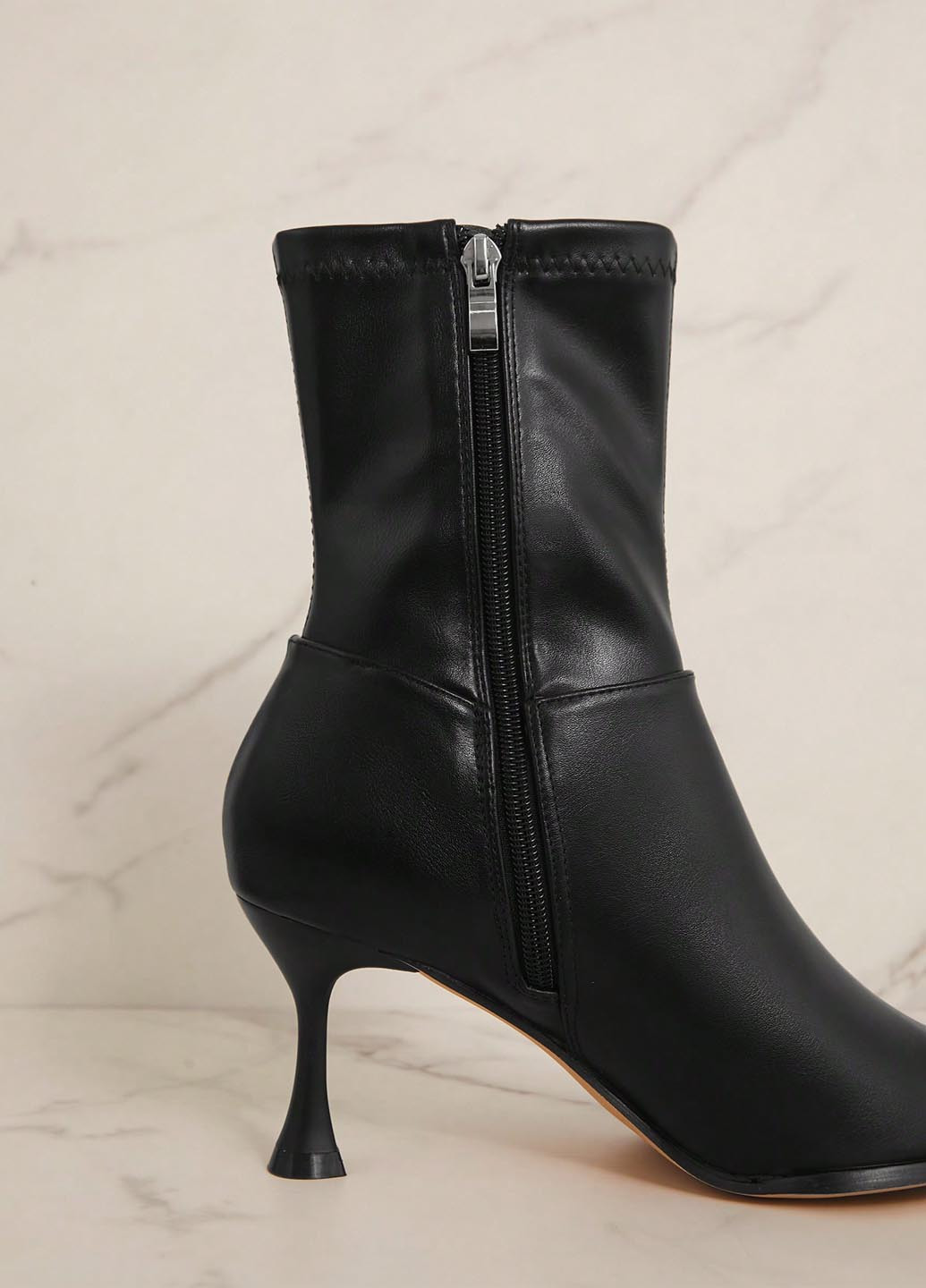 Чорні демісезонна ботильйони SHEIN