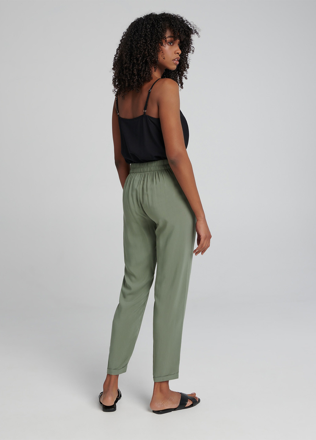 Серо-зеленые кэжуал демисезонные зауженные, укороченные брюки Sinsay